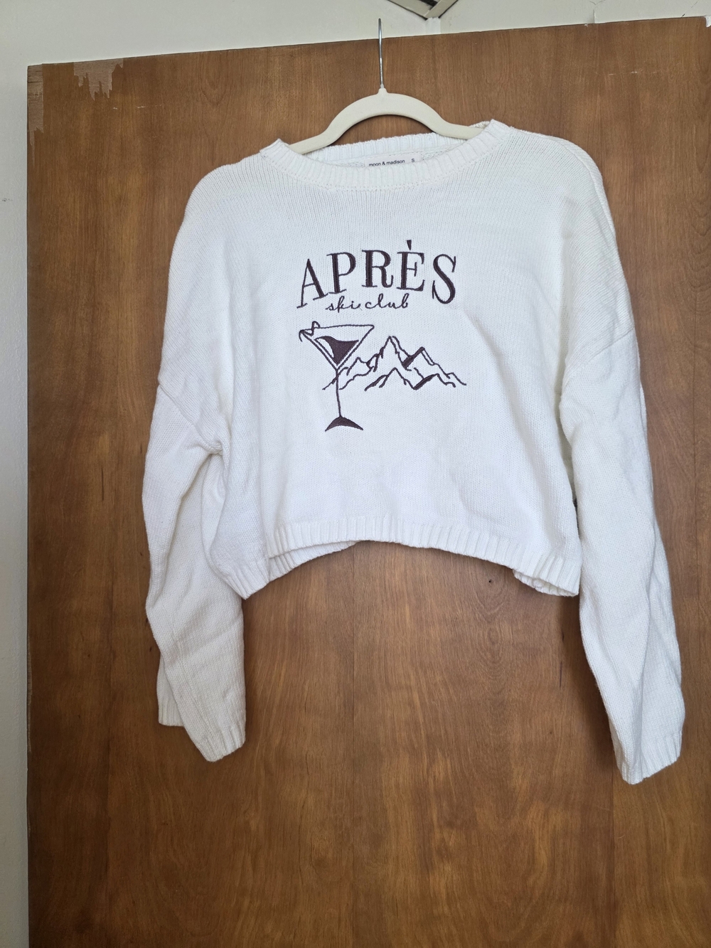 Moon & Madison White 'Après Ski Club' Cropped Pullover Size S